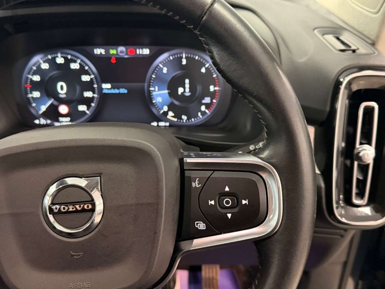 2020 VOLVO XC40 2020 VOLVO XC40