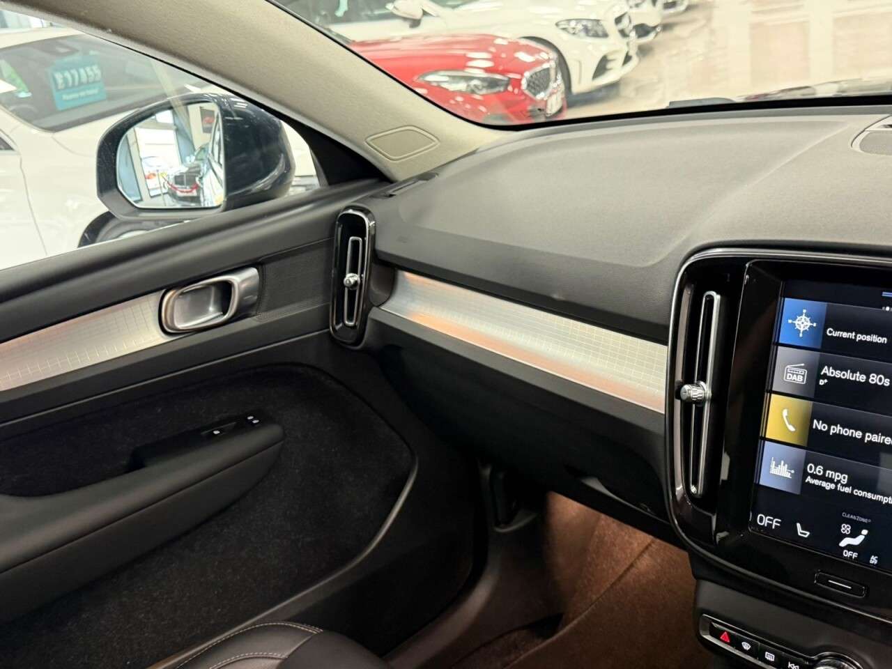 2020 VOLVO XC40 2020 VOLVO XC40