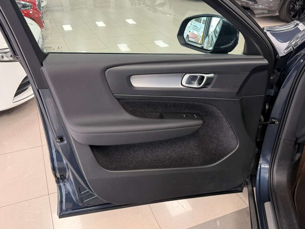 2020 VOLVO XC40 2020 VOLVO XC40