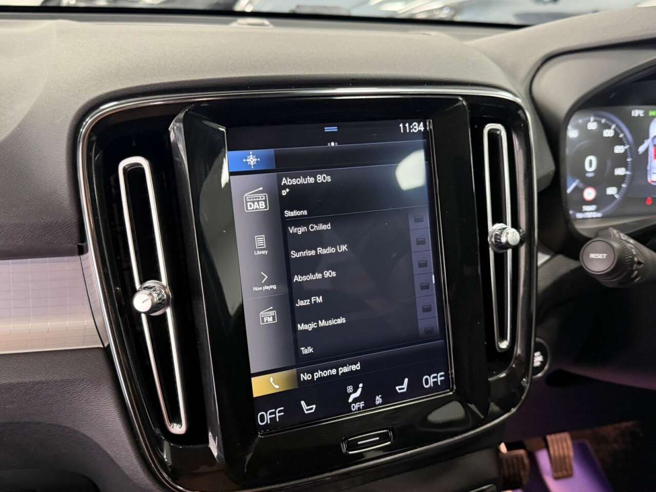 2020 VOLVO XC40 2020 VOLVO XC40