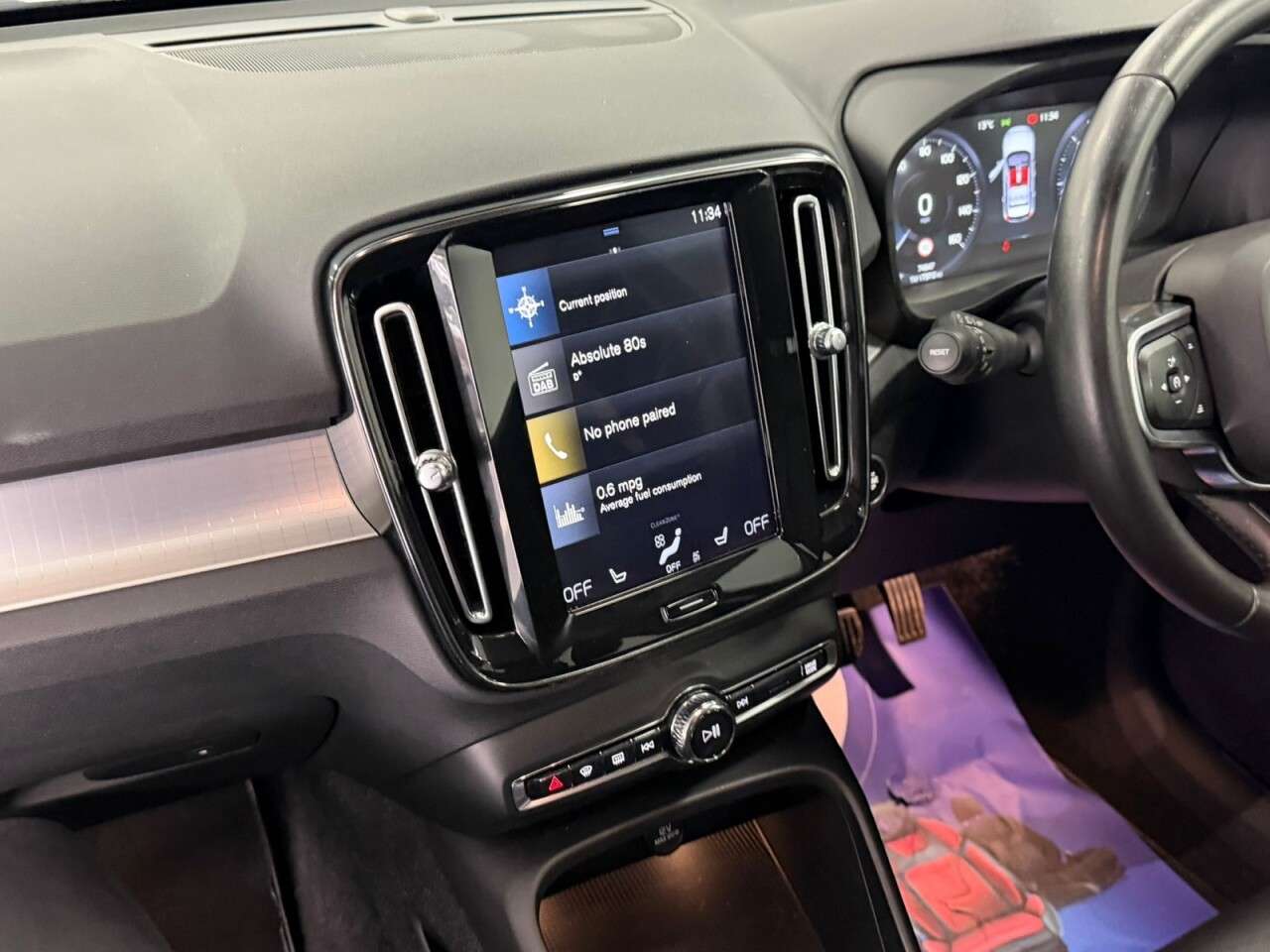 2020 VOLVO XC40 2020 VOLVO XC40