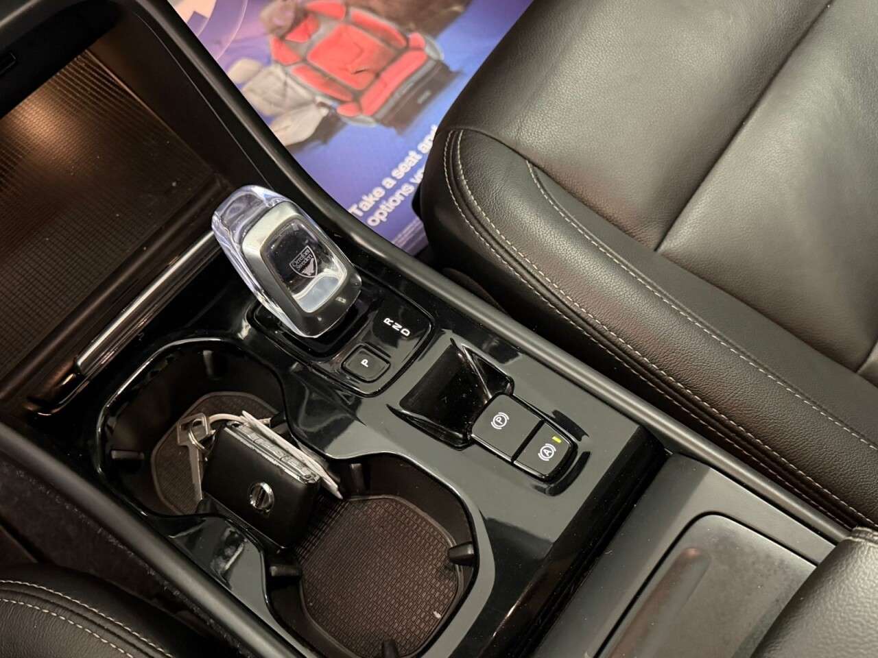 2020 VOLVO XC40 2020 VOLVO XC40