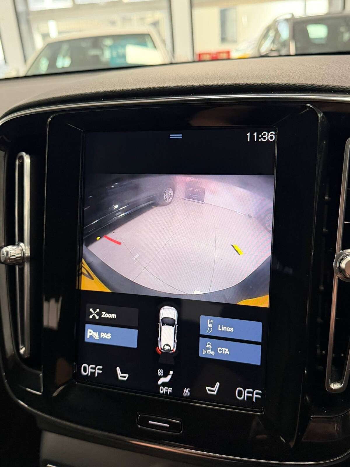 2020 VOLVO XC40 2020 VOLVO XC40