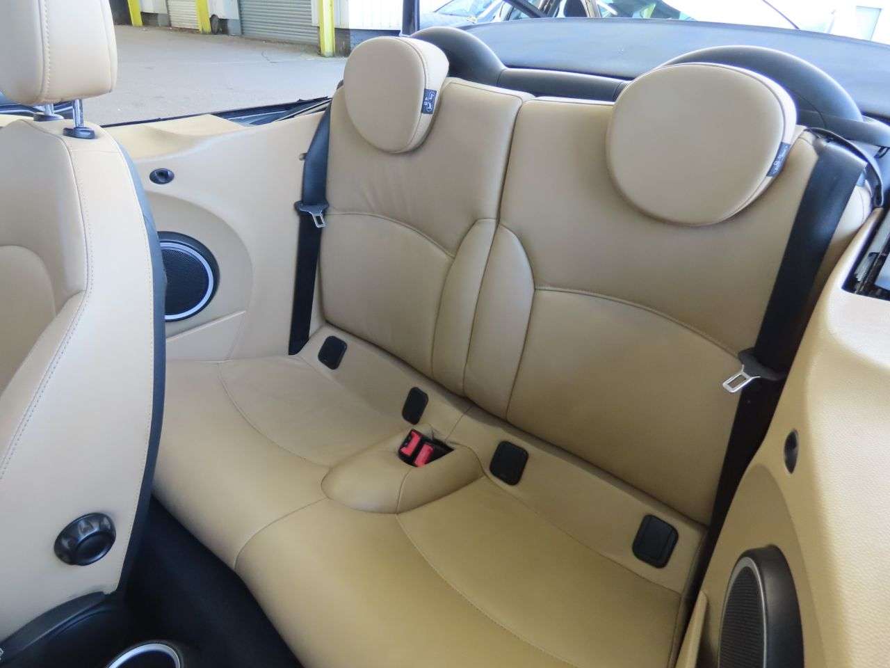 2010 MINI CONVERTIBLE 2010 MINI CONVERTIBLE