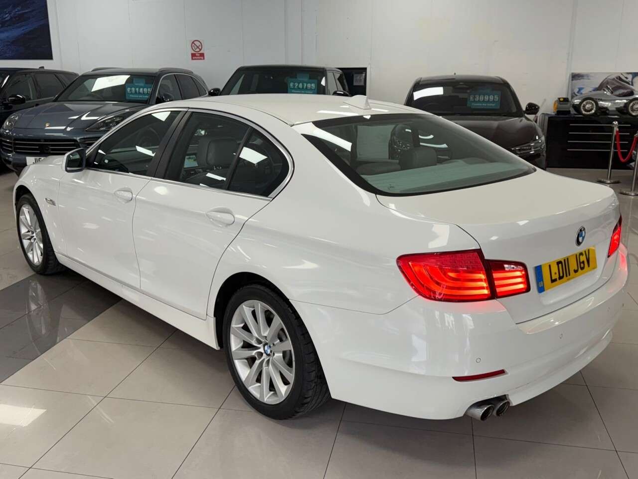 A 2011 BMW 5 SERIES 2.0 520d SE Saloon 4dr Diesel Steptronic Euro 5 (184 ps) INCREDIBLE HISTORY A 2011 BMW 5 SERIES 2.0 520d SE Saloon 4dr Diesel Steptronic Euro 5 (184 ps) INCREDIBLE HISTORY