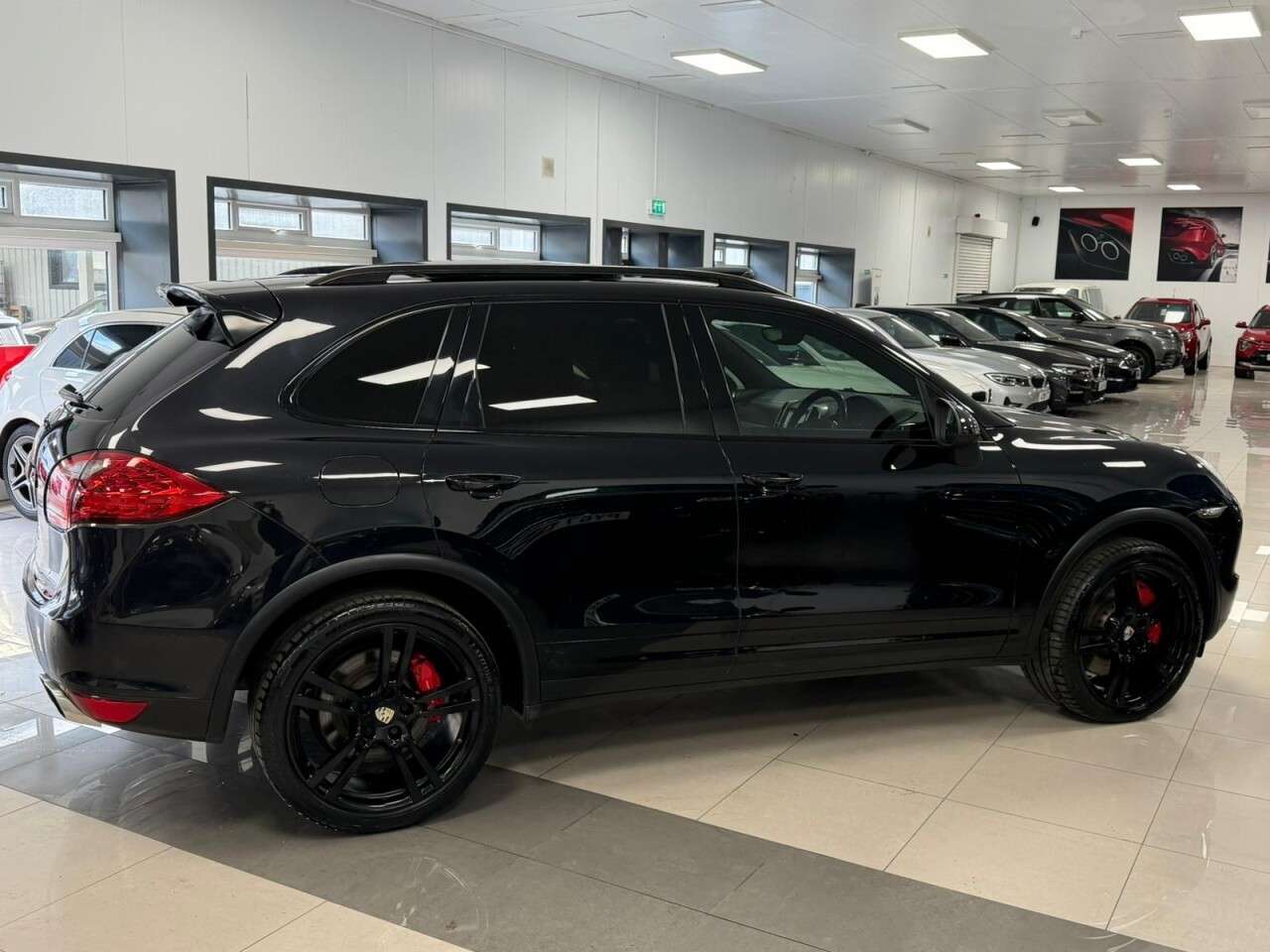 A 2014 PORSCHE CAYENNE 4.8T V8 Turbo SUV 5dr Petrol TiptronicS 4WD Euro 5 (s/s) (500 ps) STUNNING A 2014 PORSCHE CAYENNE 4.8T V8 Turbo SUV 5dr Petrol TiptronicS 4WD Euro 5 (s/s) (500 ps) STUNNING