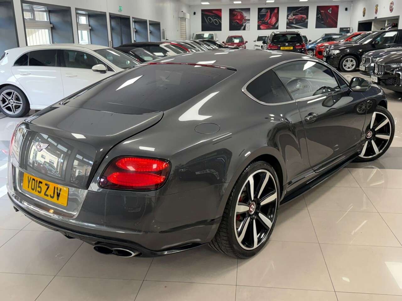 A 2015 BENTLEY CONTINENTAL 4.0 V8 GT S Coupe 2dr Petrol Auto 4WD Euro 5 (528 ps) CONCOURS SERIES + GT A 2015 BENTLEY CONTINENTAL 4.0 V8 GT S Coupe 2dr Petrol Auto 4WD Euro 5 (528 ps) CONCOURS SERIES + GT