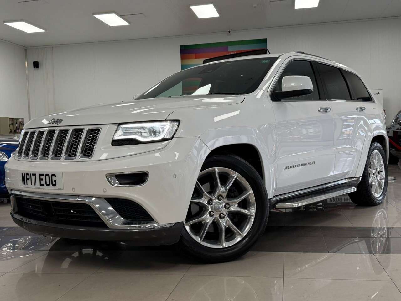 A 2017 JEEP GRAND CHEROKEE 3.0 V6 CRD Summit SUV 5dr Diesel Auto 4WD Euro 6 (247 bhp) PANORAMIC SLIDIN A 2017 JEEP GRAND CHEROKEE 3.0 V6 CRD Summit SUV 5dr Diesel Auto 4WD Euro 6 (247 bhp) PANORAMIC SLIDIN