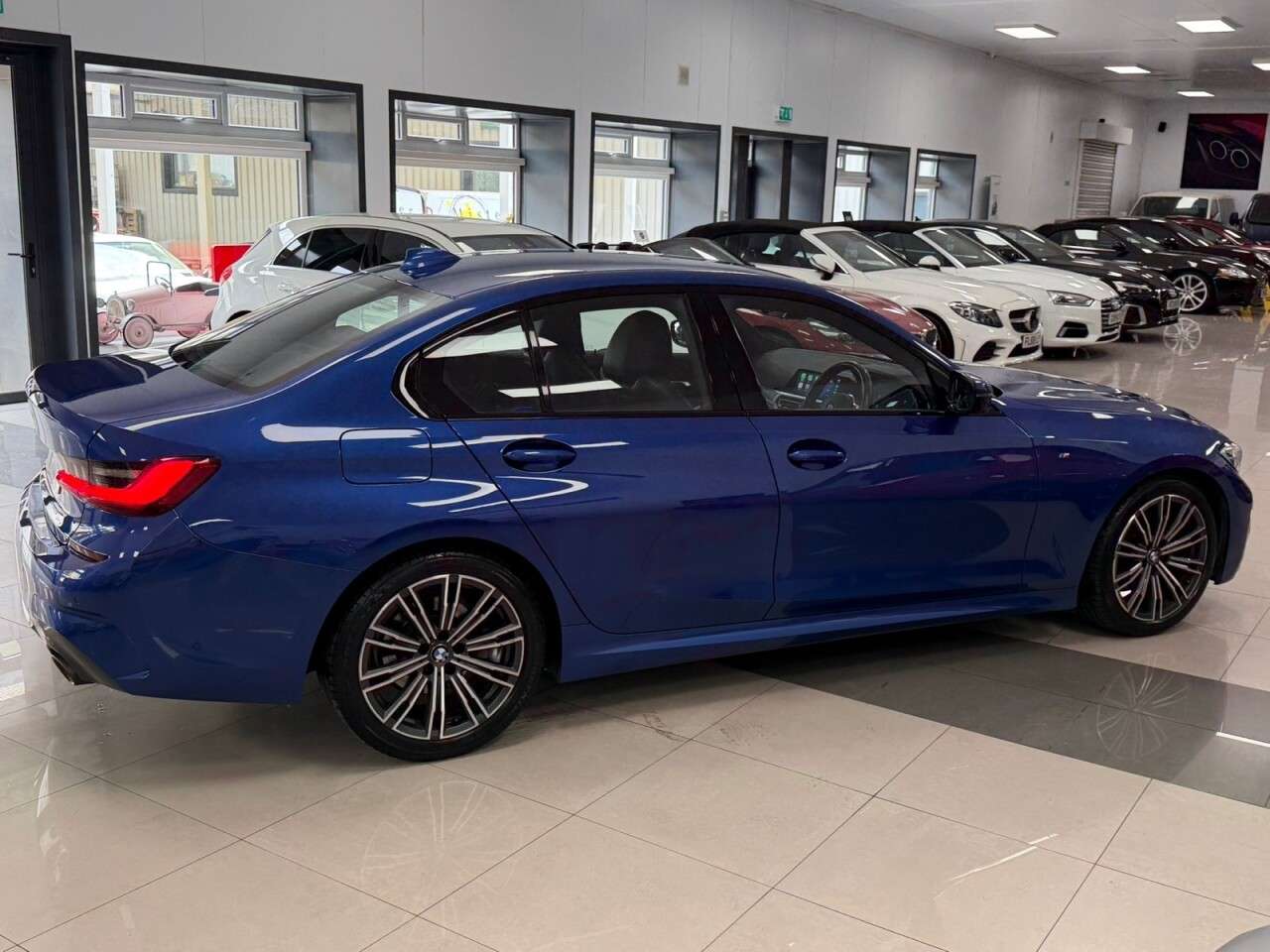 A 2019 BMW 3 SERIES 2.0 320i M Sport Saloon 4dr Petrol Auto Euro 6 (s/s) (184 ps) ESTORIL BLUE A 2019 BMW 3 SERIES 2.0 320i M Sport Saloon 4dr Petrol Auto Euro 6 (s/s) (184 ps) ESTORIL BLUE