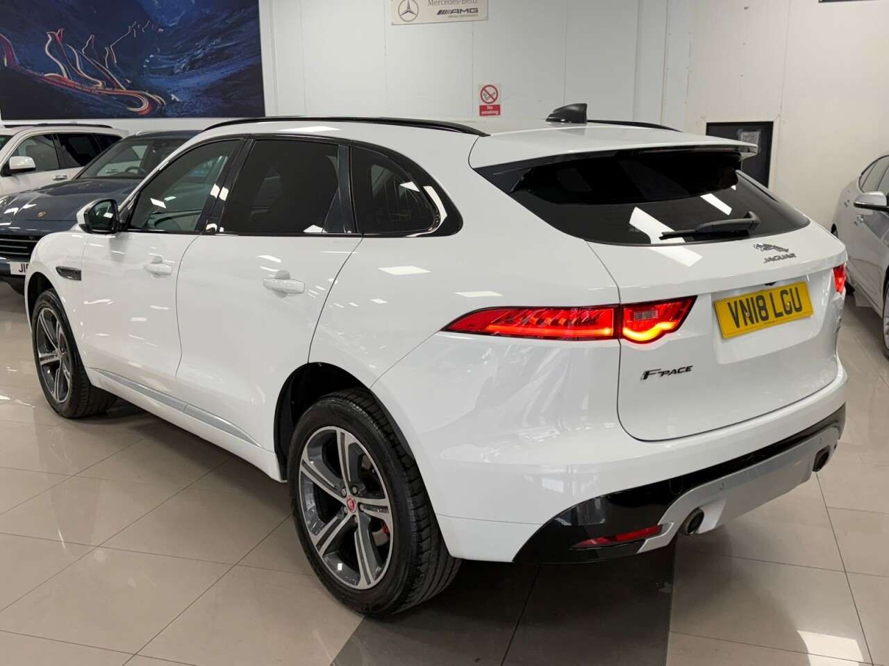 2018 JAGUAR F-PACE 2018 JAGUAR F-PACE