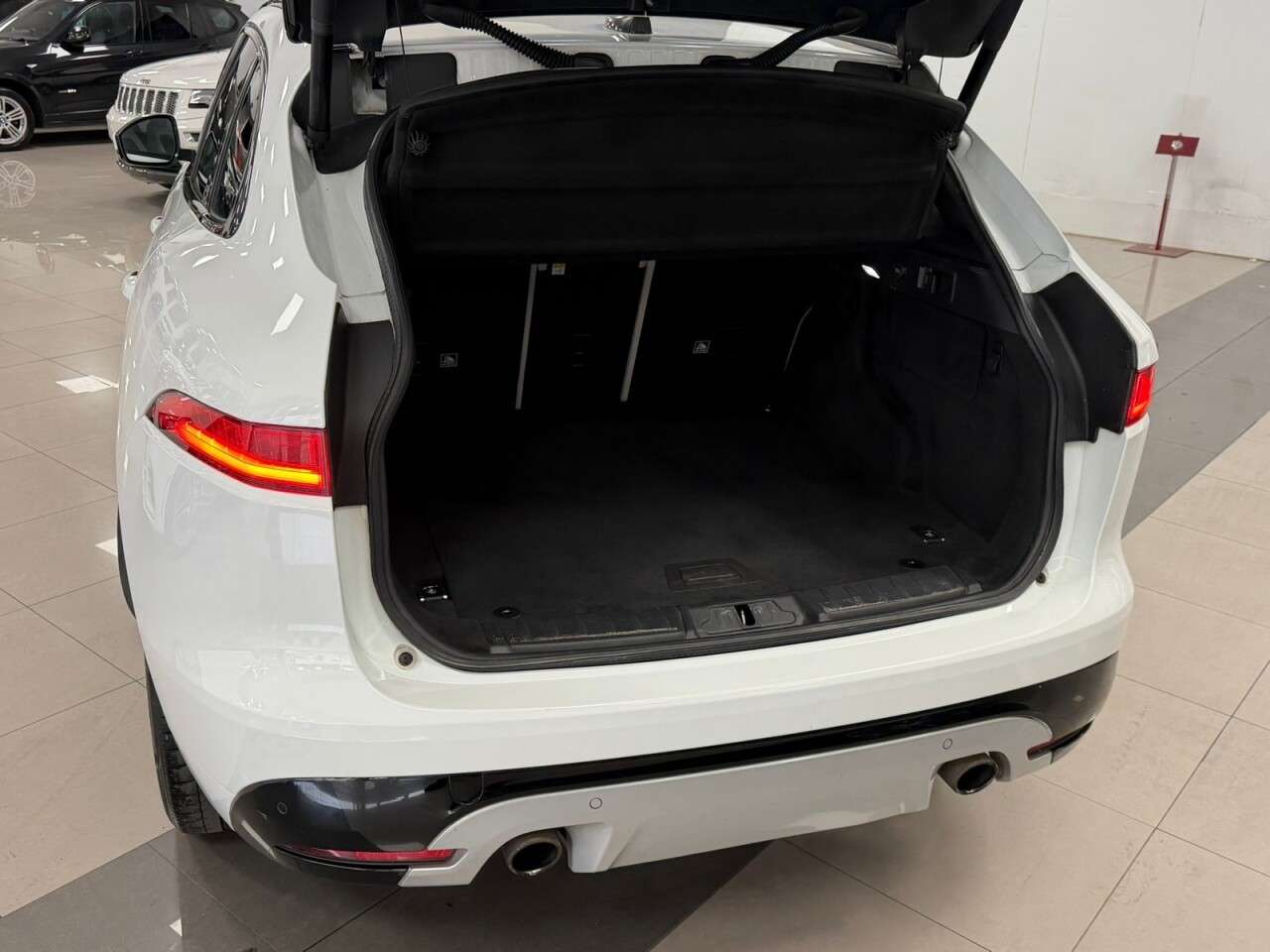 2018 JAGUAR F-PACE 2018 JAGUAR F-PACE