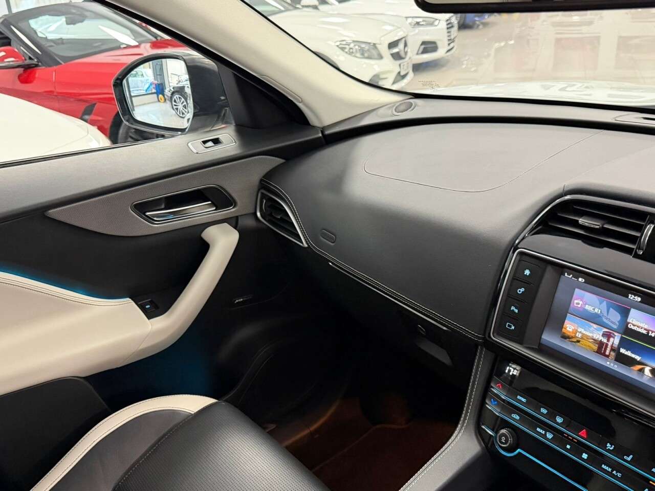 2018 JAGUAR F-PACE 2018 JAGUAR F-PACE