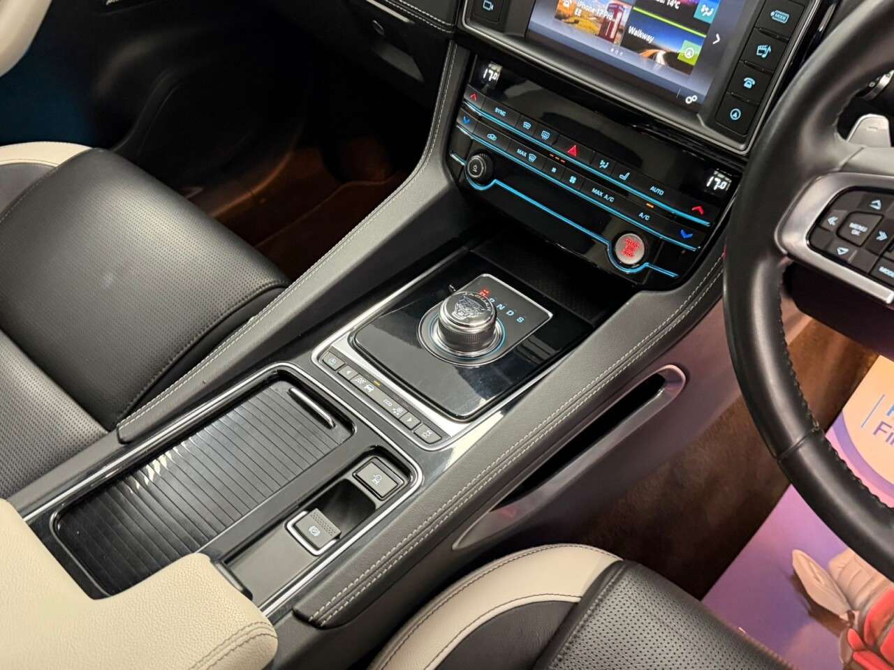 2018 JAGUAR F-PACE 2018 JAGUAR F-PACE