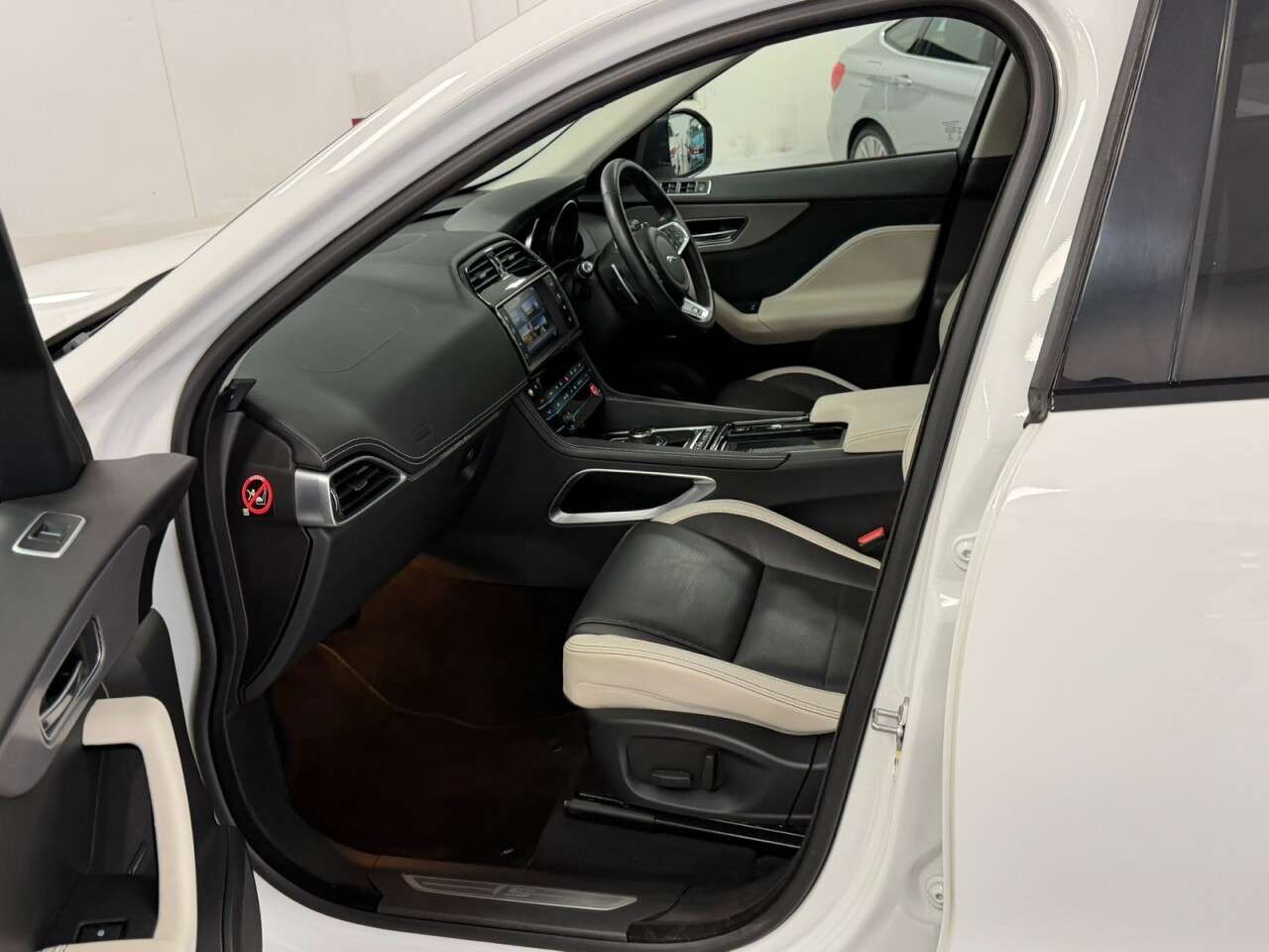 2018 JAGUAR F-PACE 2018 JAGUAR F-PACE
