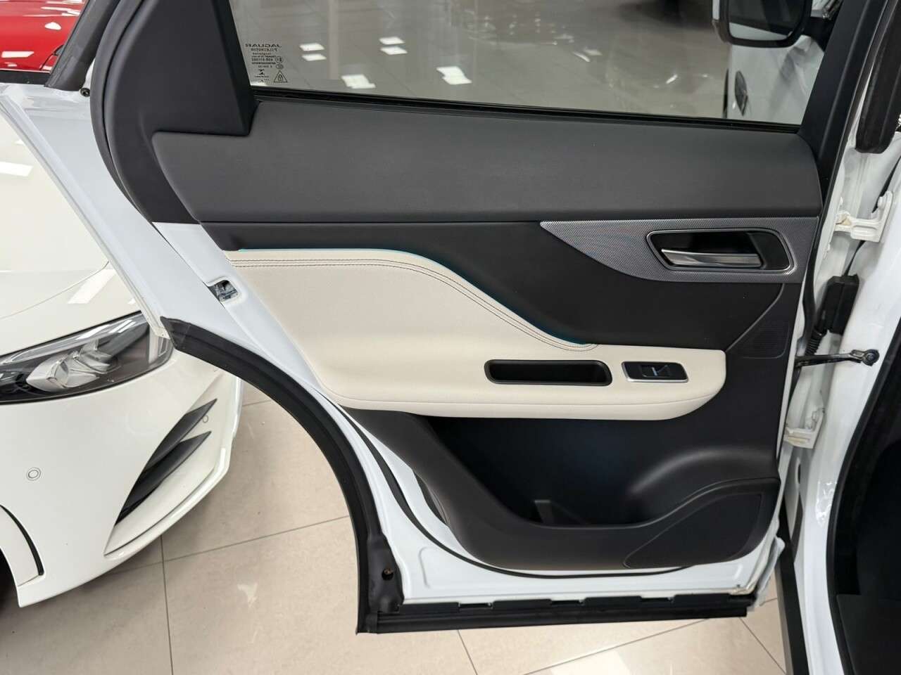 2018 JAGUAR F-PACE 2018 JAGUAR F-PACE