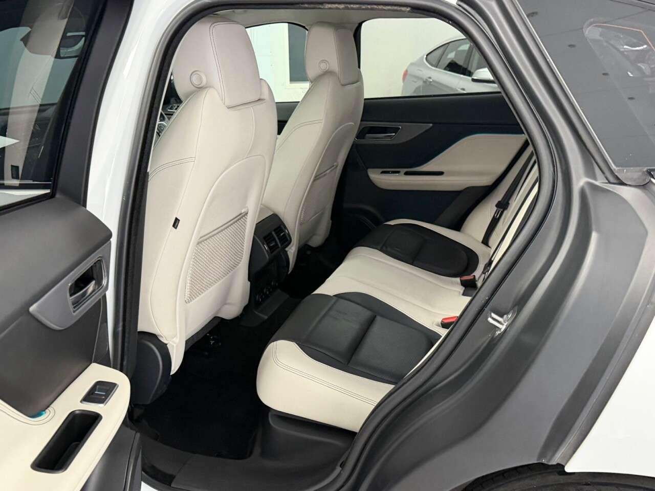 2018 JAGUAR F-PACE 2018 JAGUAR F-PACE