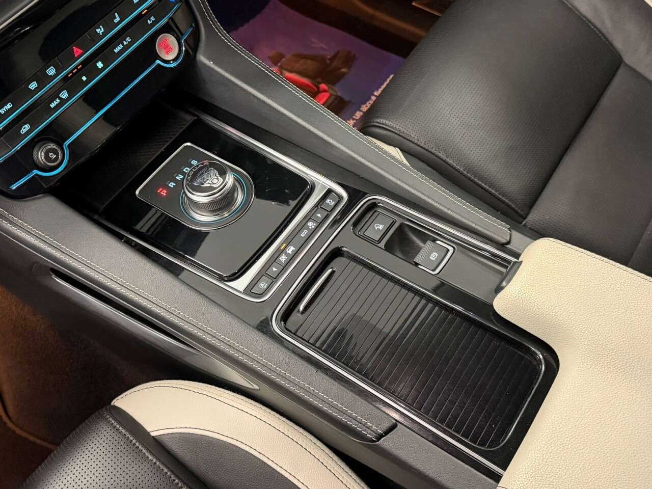 2018 JAGUAR F-PACE 2018 JAGUAR F-PACE