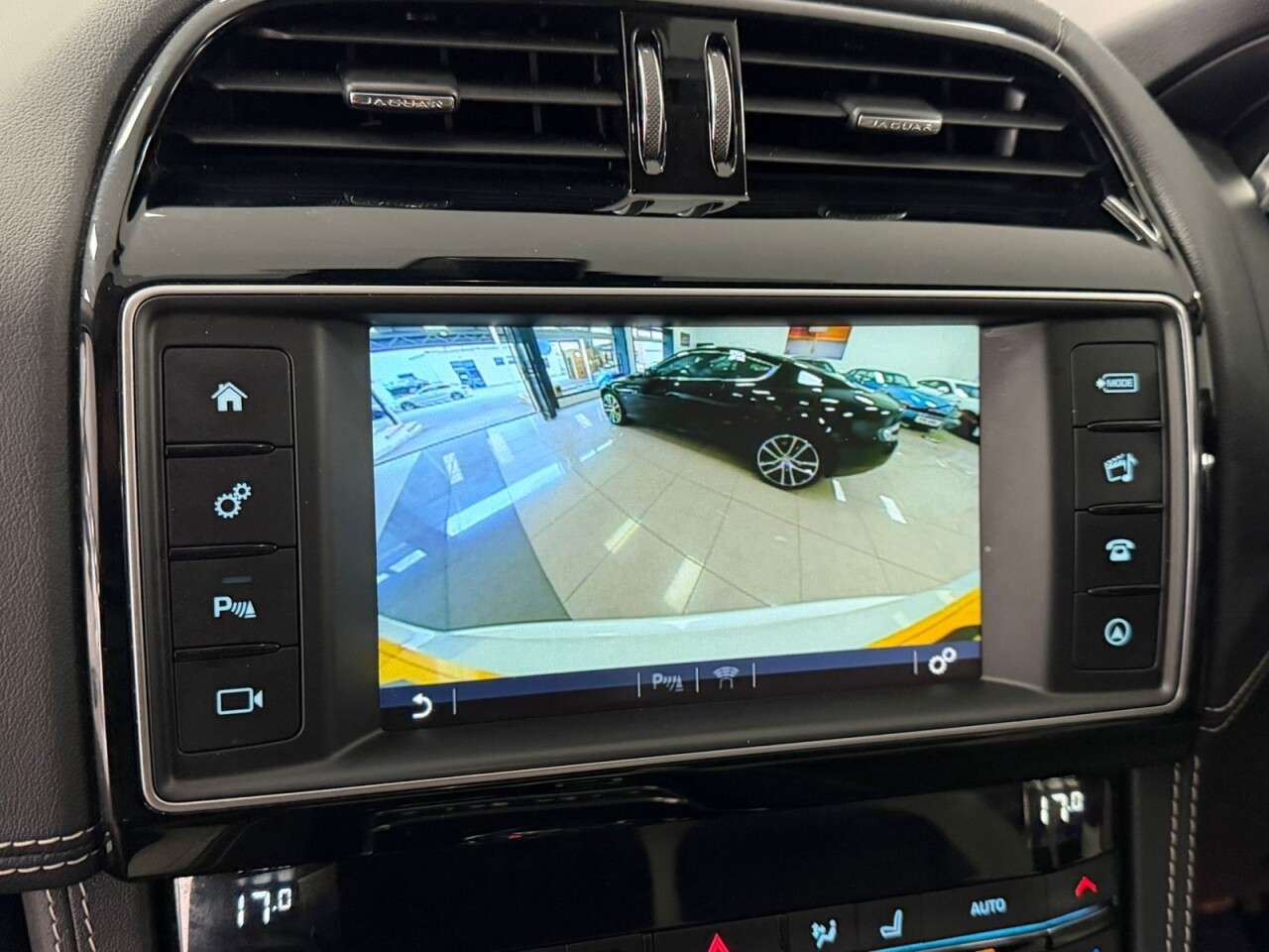2018 JAGUAR F-PACE 2018 JAGUAR F-PACE
