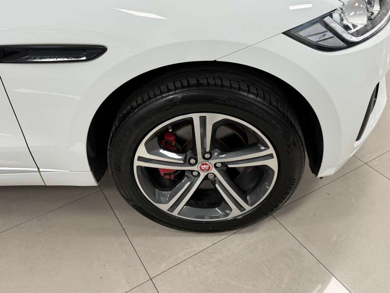 2018 JAGUAR F-PACE 2018 JAGUAR F-PACE