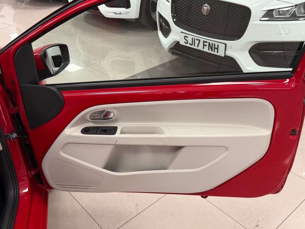 2014 VOLKSWAGEN UP! 2014 VOLKSWAGEN UP!