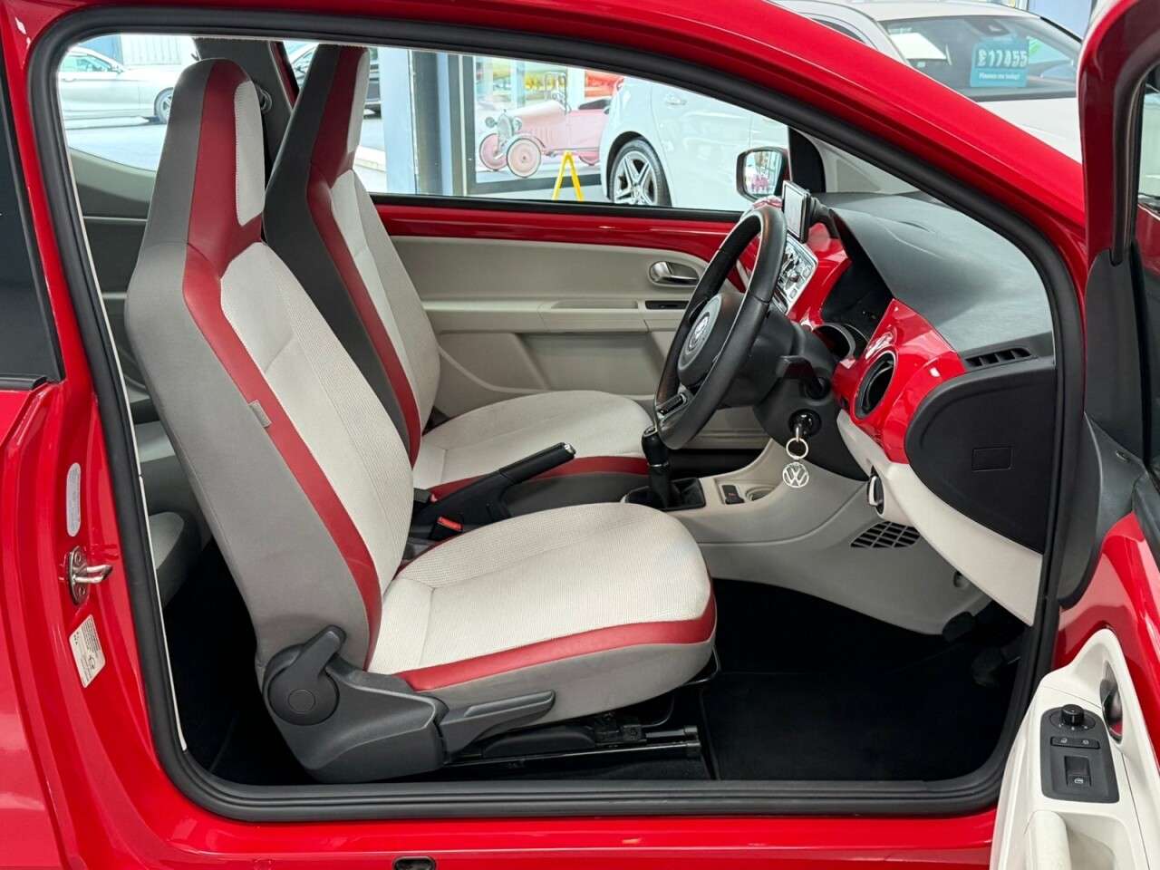 2014 VOLKSWAGEN UP! 2014 VOLKSWAGEN UP!