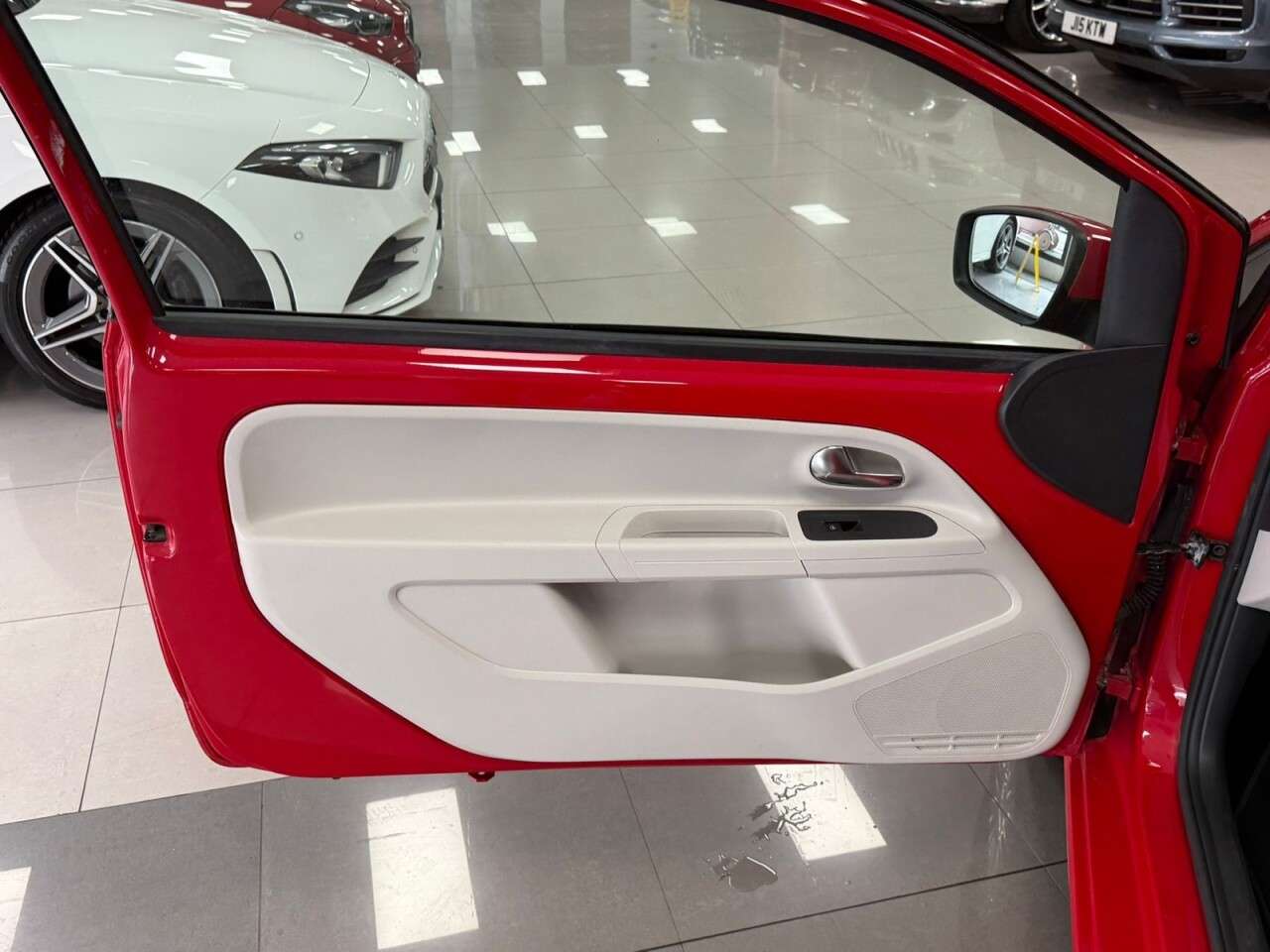 2014 VOLKSWAGEN UP! 2014 VOLKSWAGEN UP!
