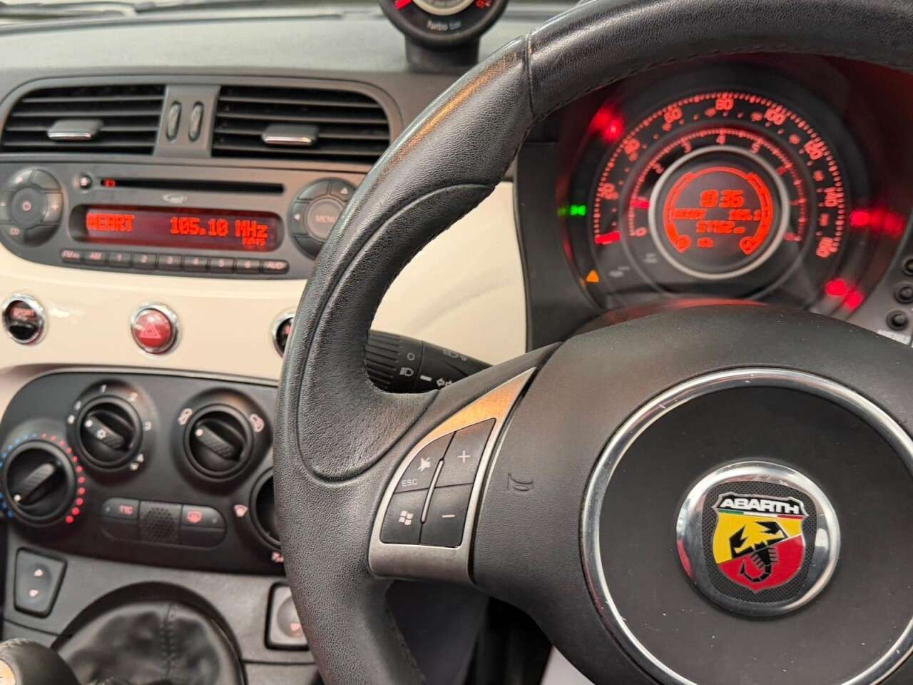 2011 ABARTH 500C 2011 ABARTH 500C