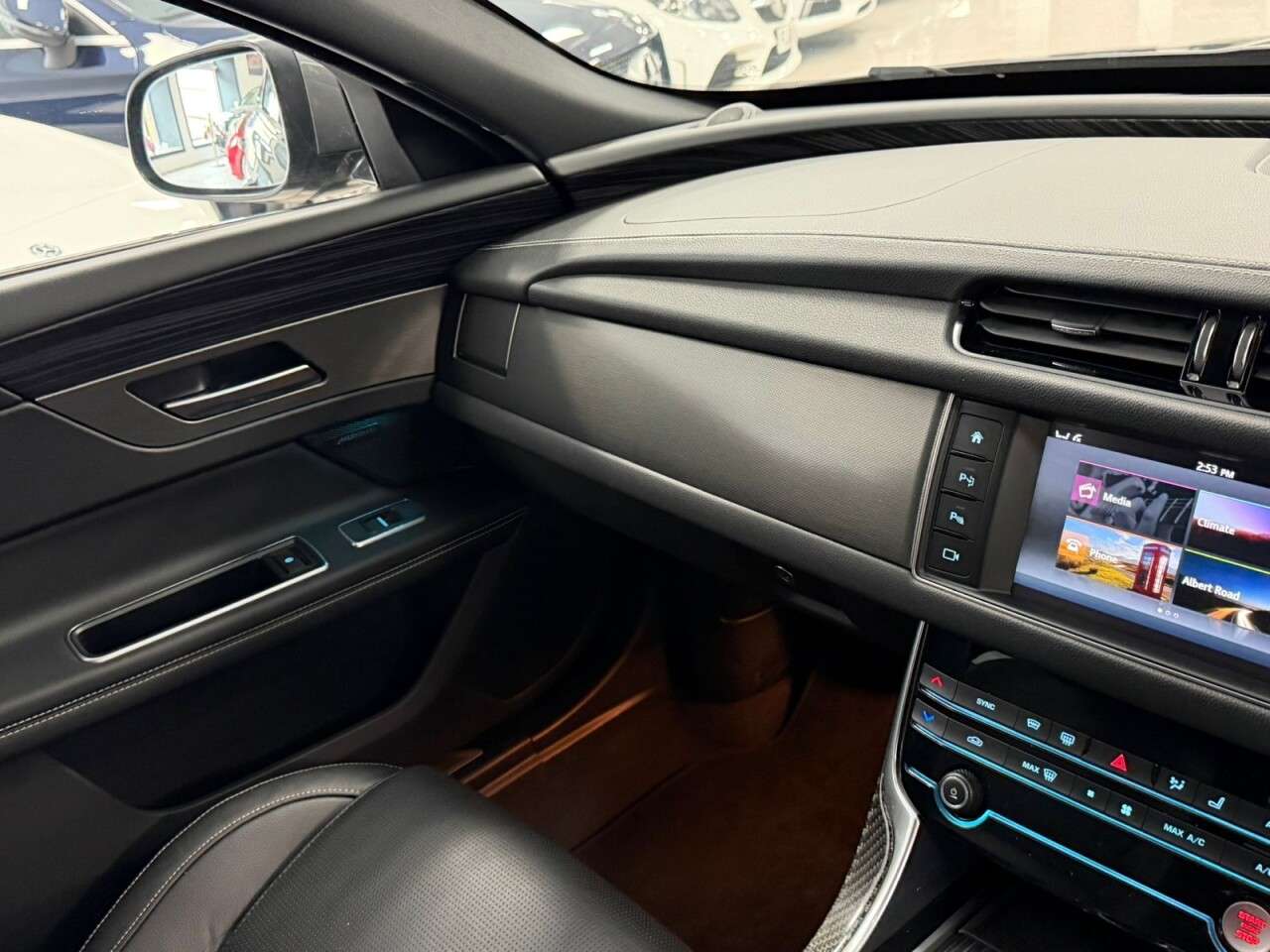 2016 JAGUAR XF 2016 JAGUAR XF