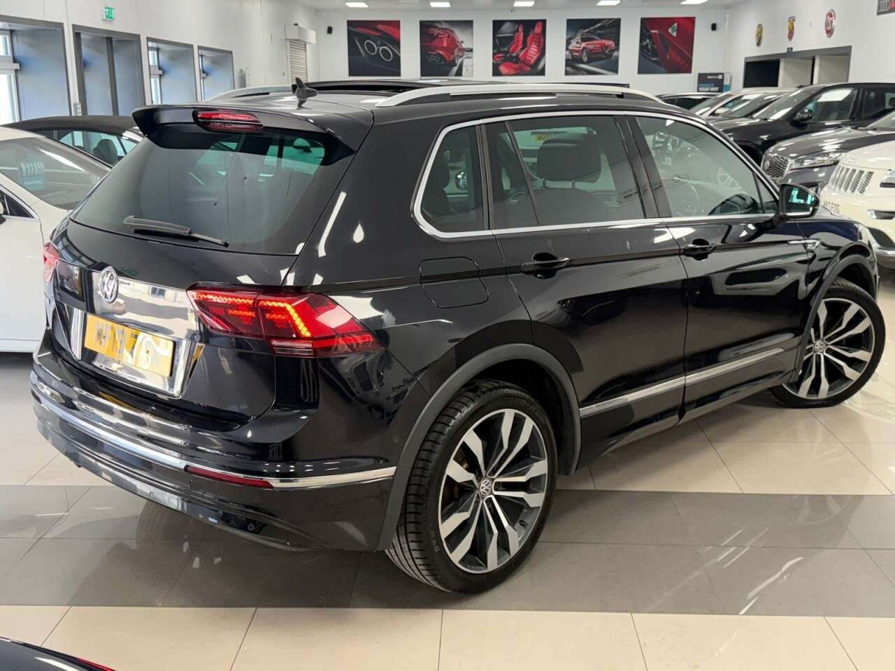 A 2019 VOLKSWAGEN TIGUAN 2.0 TDI R-Line Tech SUV 5dr Diesel Manual Euro 6 (s/s) (150 ps) APPLE CAR P A 2019 VOLKSWAGEN TIGUAN 2.0 TDI R-Line Tech SUV 5dr Diesel Manual Euro 6 (s/s) (150 ps) APPLE CAR P