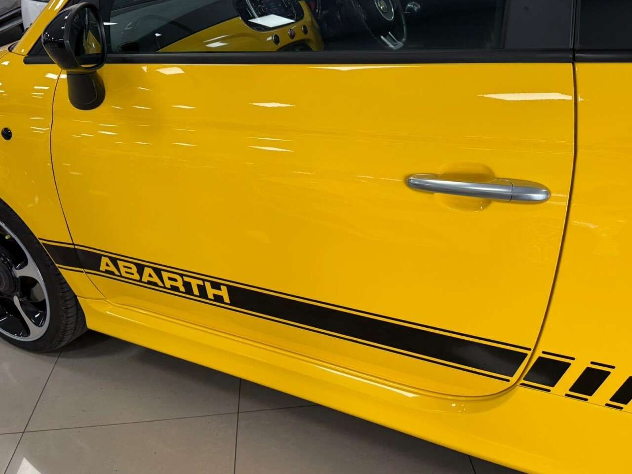 2017 ABARTH 595C 2017 ABARTH 595C