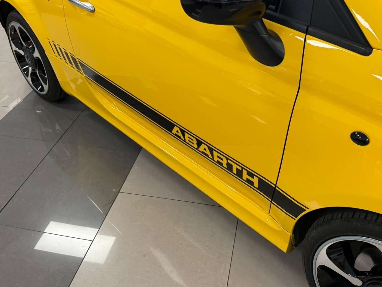 2017 ABARTH 595C 2017 ABARTH 595C
