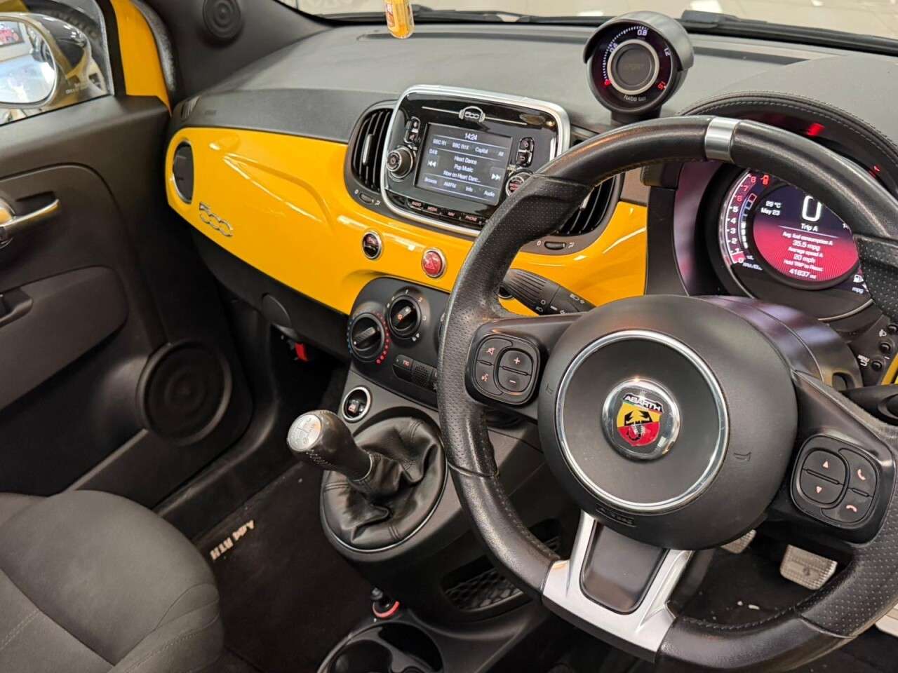 2017 ABARTH 595C 2017 ABARTH 595C