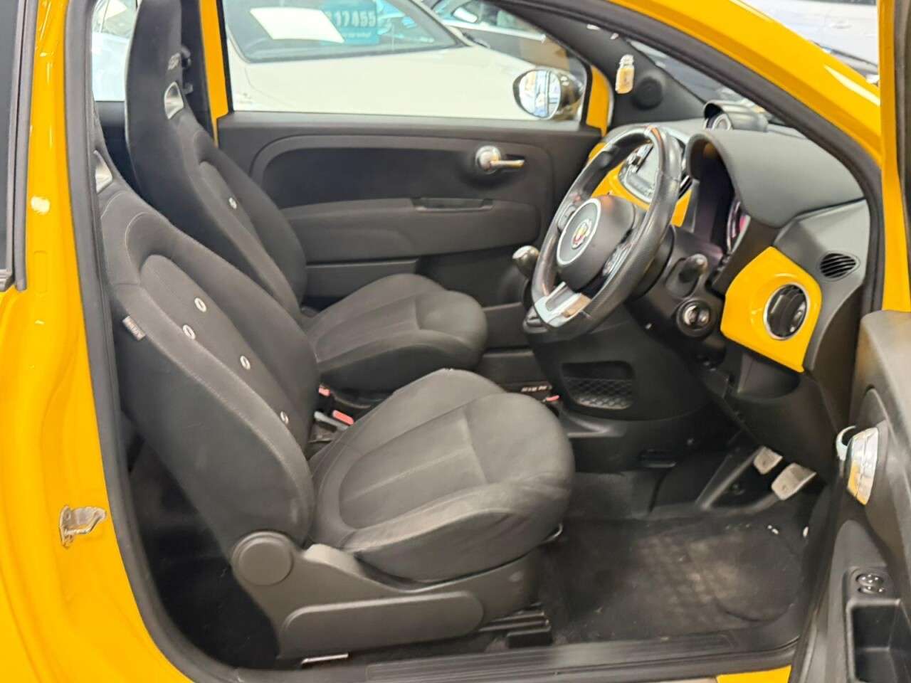 2017 ABARTH 595C 2017 ABARTH 595C