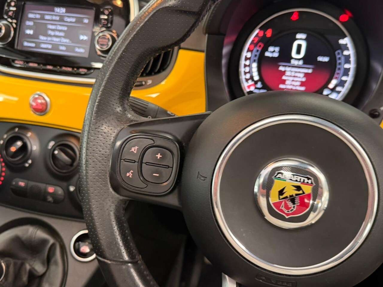 2017 ABARTH 595C 2017 ABARTH 595C