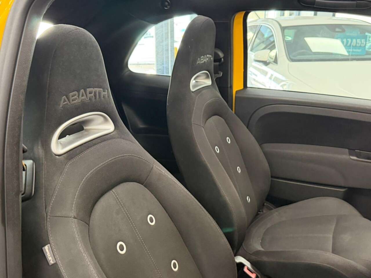 2017 ABARTH 595C 2017 ABARTH 595C