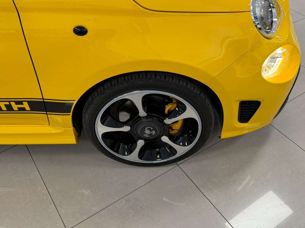 2017 ABARTH 595C 2017 ABARTH 595C