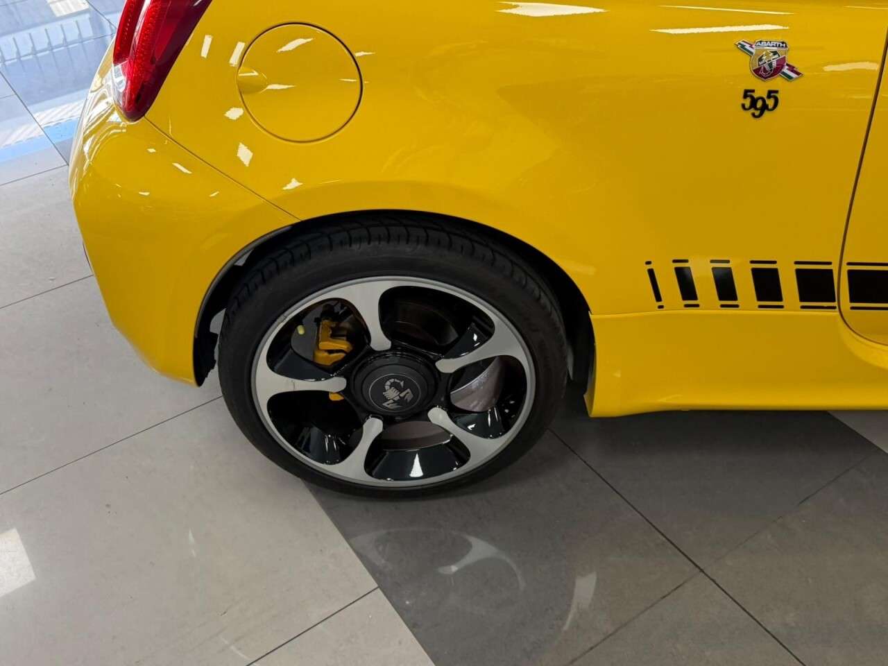 2017 ABARTH 595C 2017 ABARTH 595C