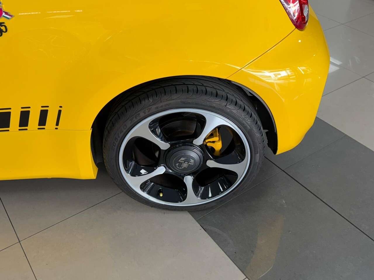 2017 ABARTH 595C 2017 ABARTH 595C