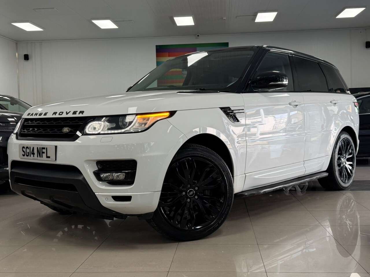 A 2014 LAND ROVER RANGE ROVER SPORT 3.0 SD V6 HSE SUV 5dr Diesel Auto 4WD Euro 5 (s/s) (292 ps) A 2014 LAND ROVER RANGE ROVER SPORT 3.0 SD V6 HSE SUV 5dr Diesel Auto 4WD Euro 5 (s/s) (292 ps)