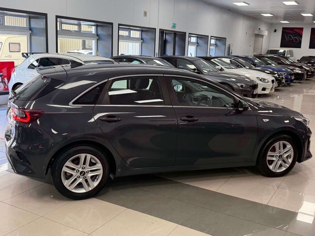 A 2019 KIA CEED 1.0 T-GDi ECO 2 Hatchback 5dr Petrol Manual Euro 6 (s/s) (118 bhp) APPLE CA A 2019 KIA CEED 1.0 T-GDi ECO 2 Hatchback 5dr Petrol Manual Euro 6 (s/s) (118 bhp) APPLE CA