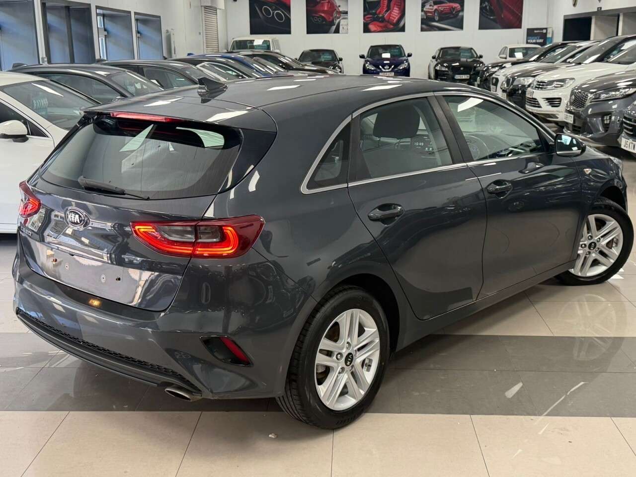 A 2019 KIA CEED 1.0 T-GDi ECO 2 Hatchback 5dr Petrol Manual Euro 6 (s/s) (118 bhp) APPLE CA A 2019 KIA CEED 1.0 T-GDi ECO 2 Hatchback 5dr Petrol Manual Euro 6 (s/s) (118 bhp) APPLE CA