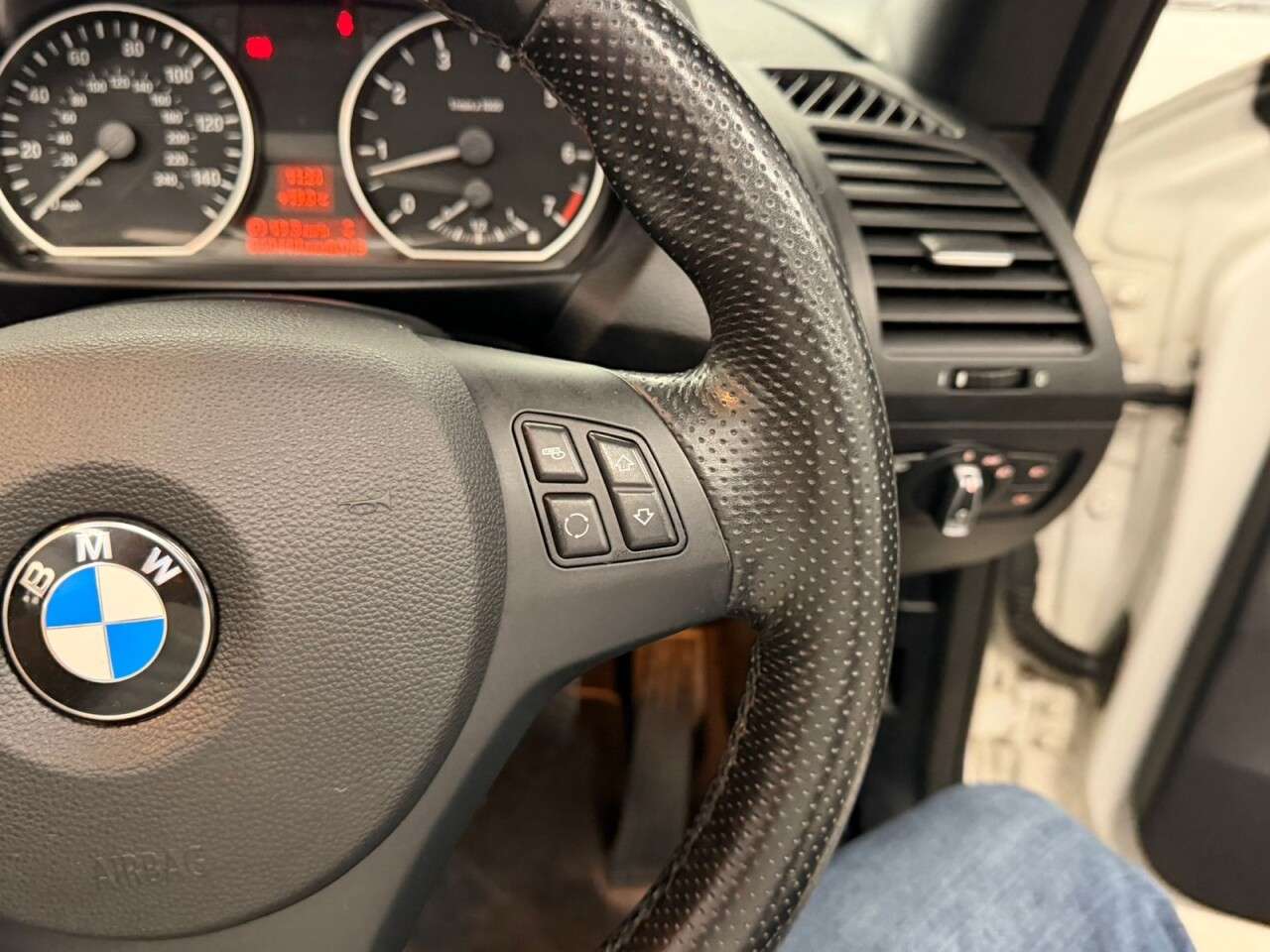 2012 BMW 1 SERIES 2012 BMW 1 SERIES