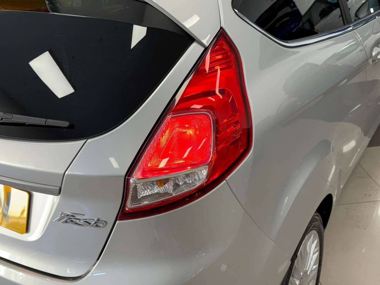 A 2014 FORD FIESTA 1.6 Titanium Hatchback 3dr Petrol Powershift Euro 5 (105 ps) A 2014 FORD FIESTA 1.6 Titanium Hatchback 3dr Petrol Powershift Euro 5 (105 ps)