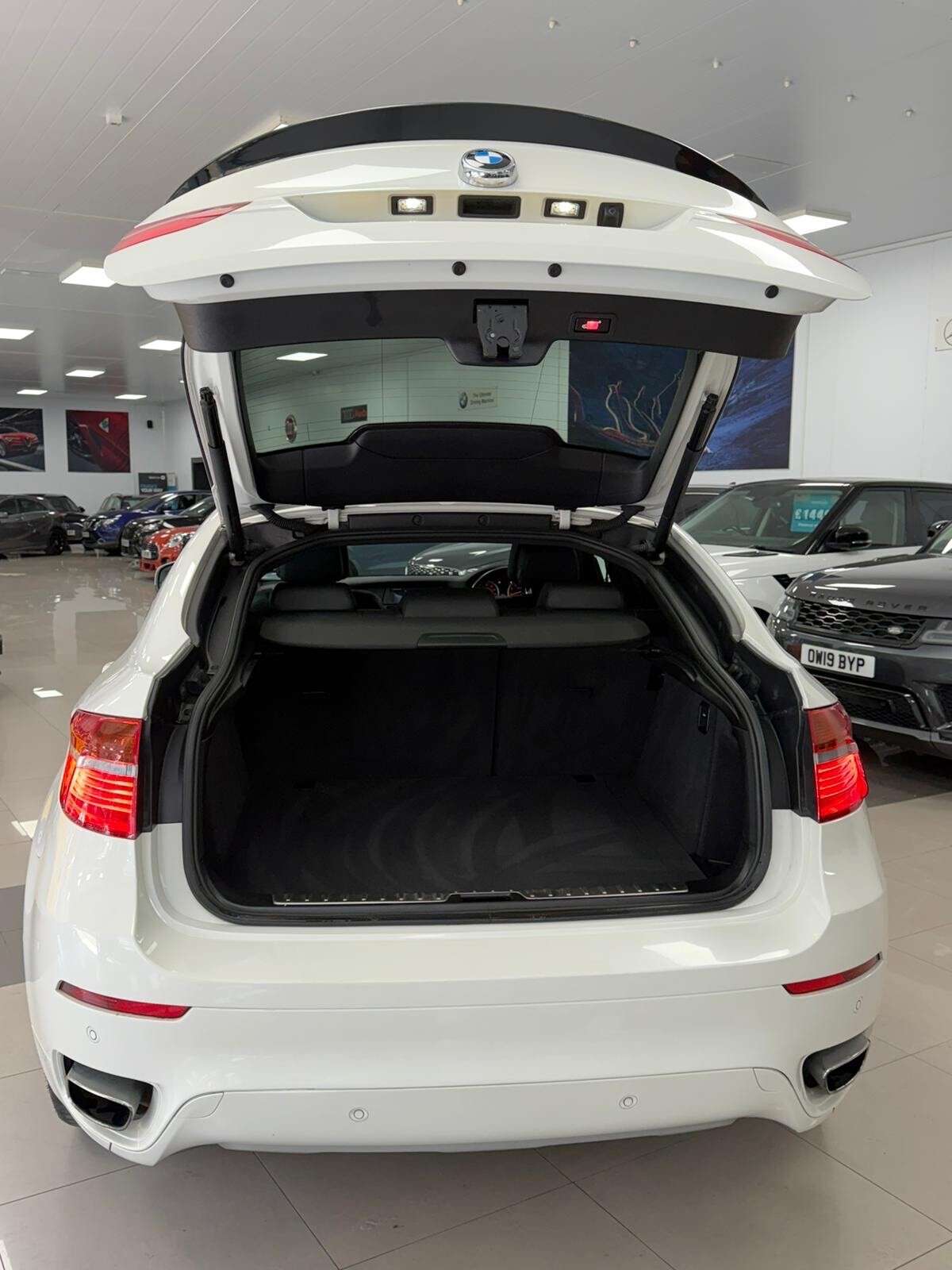 2011 BMW X6 2011 BMW X6