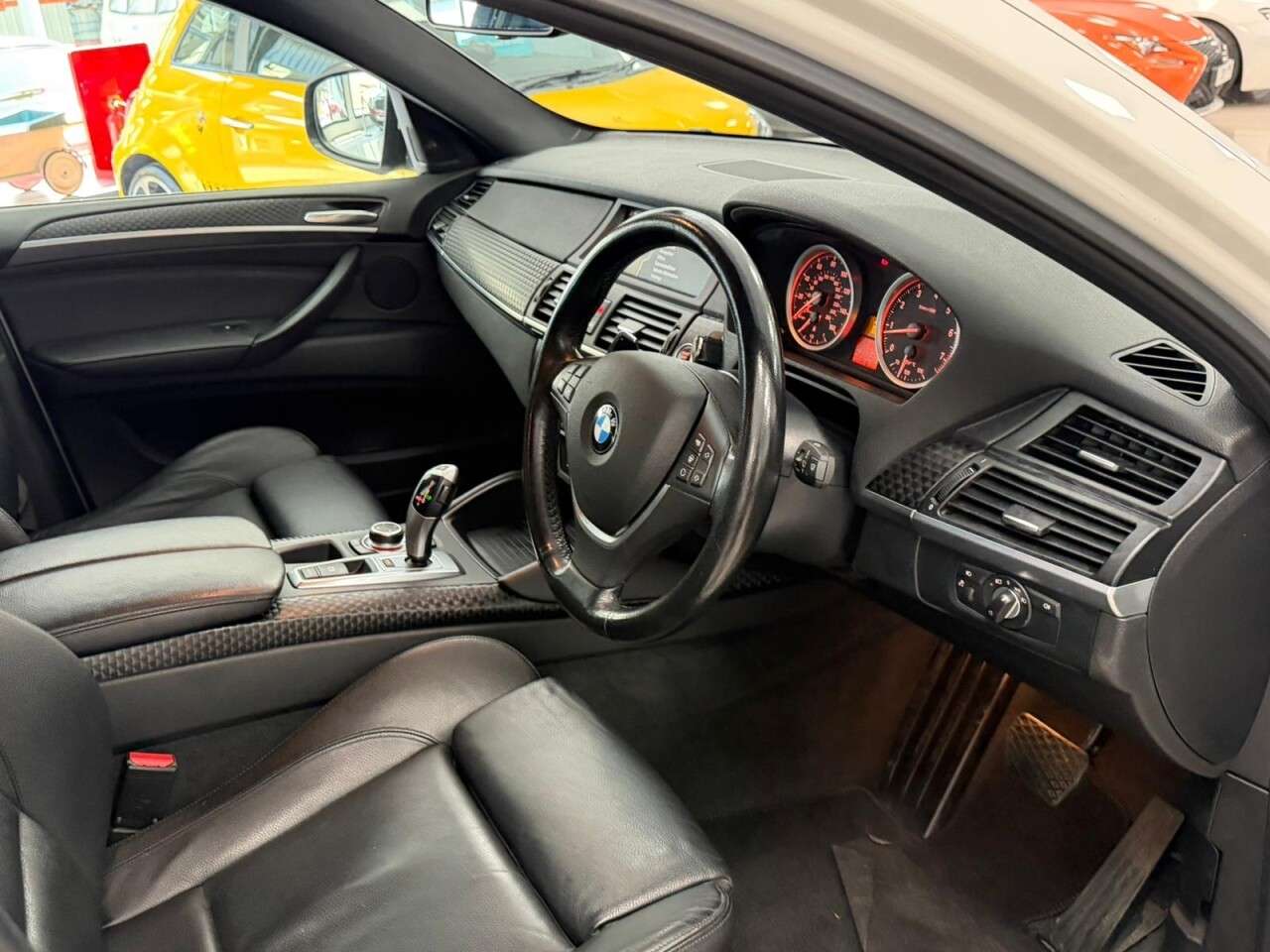 2011 BMW X6 2011 BMW X6