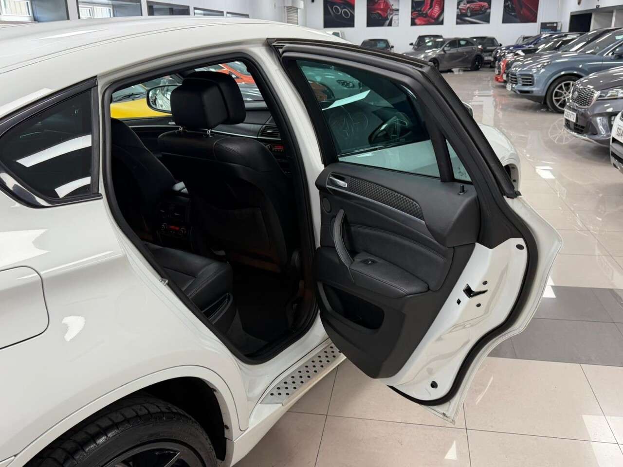 2011 BMW X6 2011 BMW X6