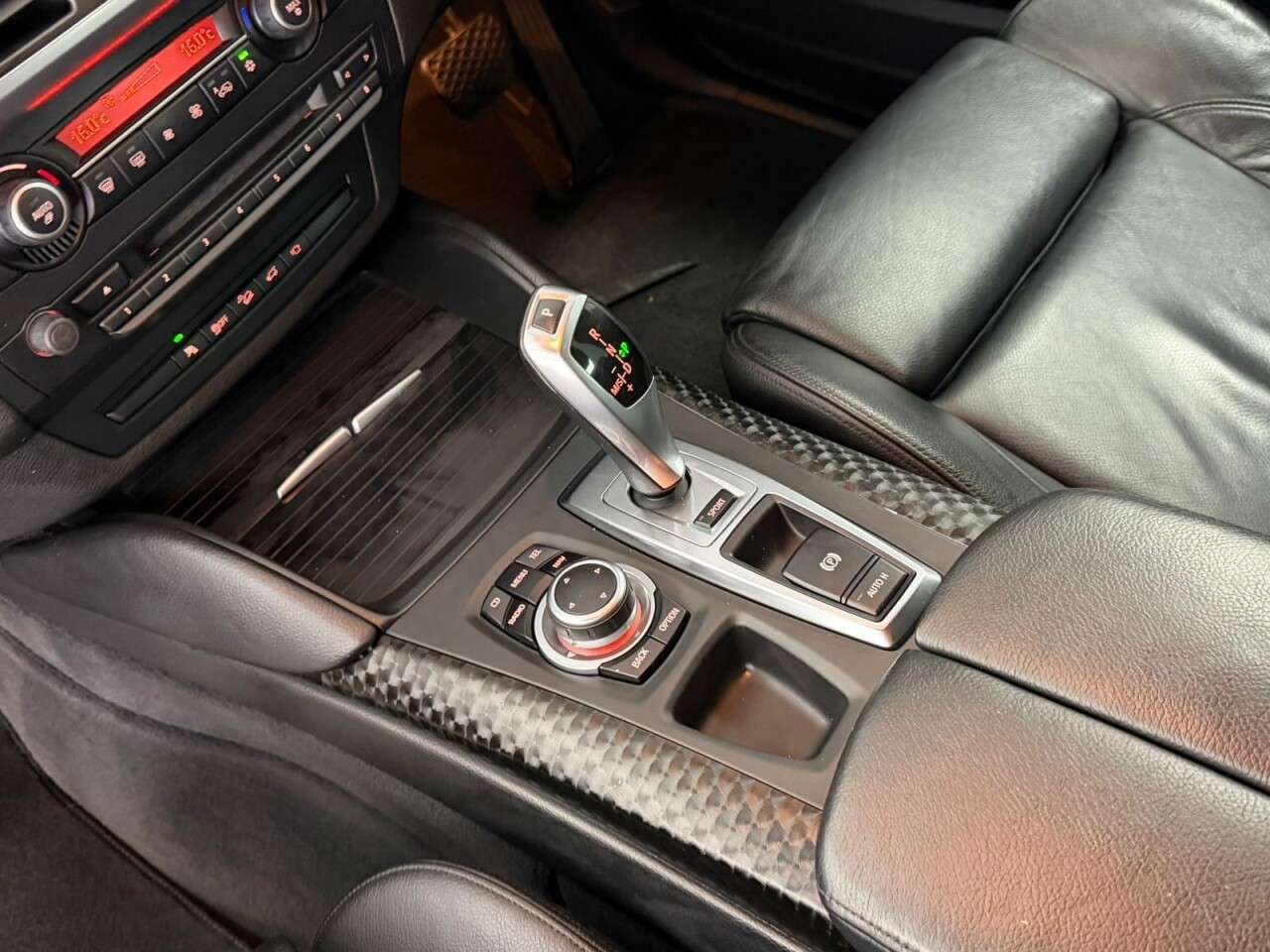 2011 BMW X6 2011 BMW X6