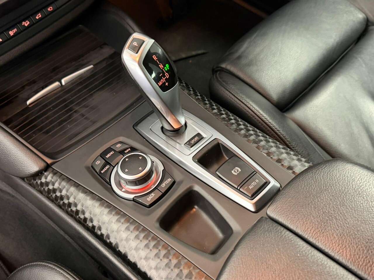 2011 BMW X6 2011 BMW X6