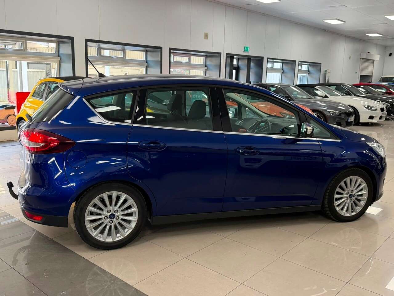 A 2017 FORD C-MAX 1.5 TDCi Titanium MPV 5dr Diesel Manual Euro 6 (s/s) (120 ps) TITANIUM + VE A 2017 FORD C-MAX 1.5 TDCi Titanium MPV 5dr Diesel Manual Euro 6 (s/s) (120 ps) TITANIUM + VE