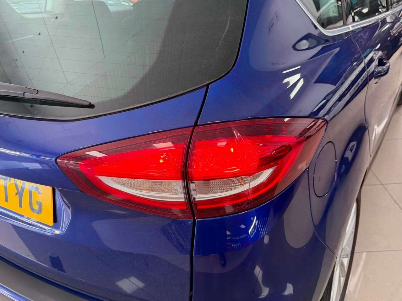 A 2017 FORD C-MAX 1.5 TDCi Titanium MPV 5dr Diesel Manual Euro 6 (s/s) (120 ps) TITANIUM + VE A 2017 FORD C-MAX 1.5 TDCi Titanium MPV 5dr Diesel Manual Euro 6 (s/s) (120 ps) TITANIUM + VE
